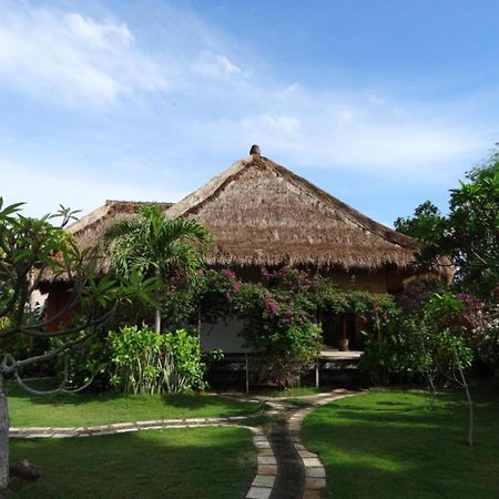 Sunia Loka Bungalows&Dive Center Pemuteran  Bagian luar foto