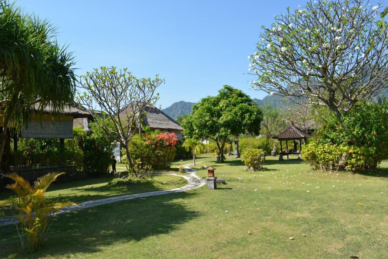 Sunia Loka Bungalows&Dive Center Pemuteran  Bagian luar foto