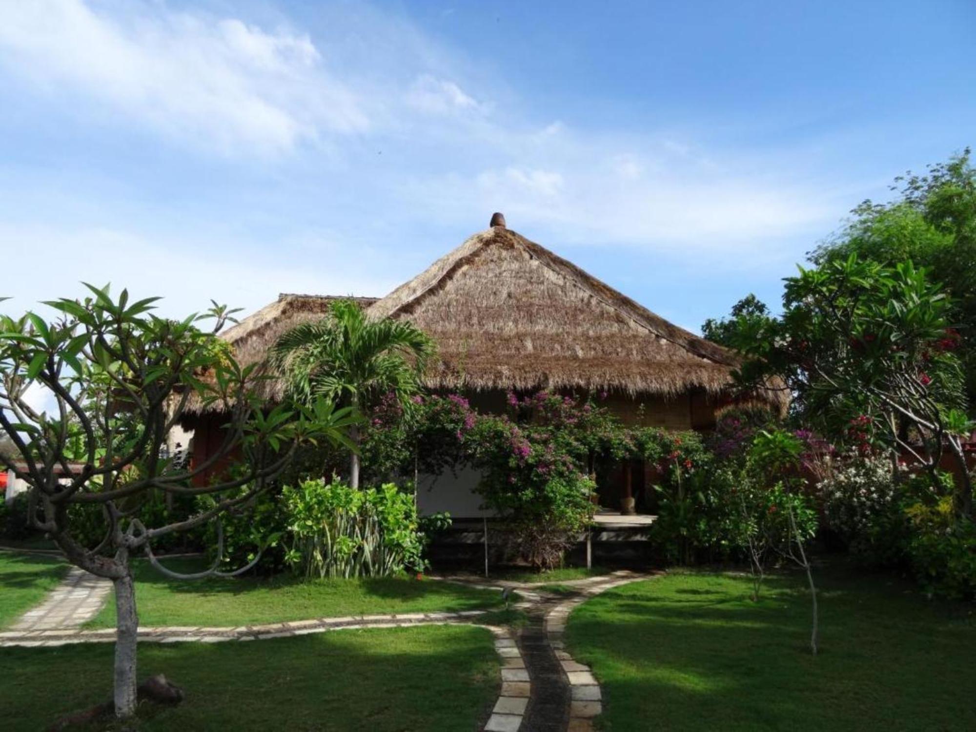 Sunia Loka Bungalows&Dive Center Pemuteran  Bagian luar foto