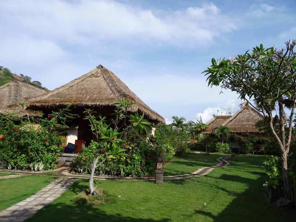 Sunia Loka Bungalows&Dive Center Pemuteran  Bagian luar foto
